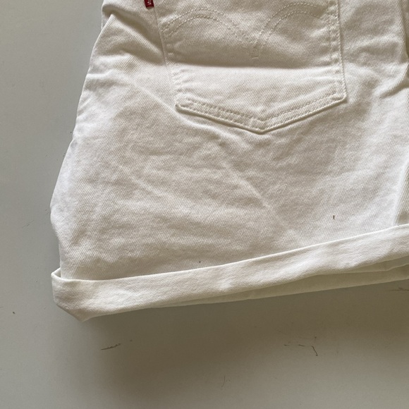 Levi Strauss & co women mid-Rise short size 30 - Picture 5 of 5